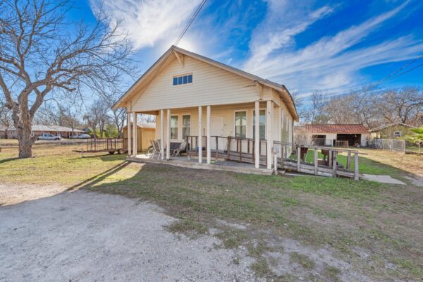 917 Trinity St, Lockhart