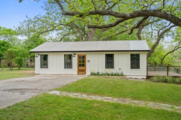 2410 Flite Acres Rd, Wimberley