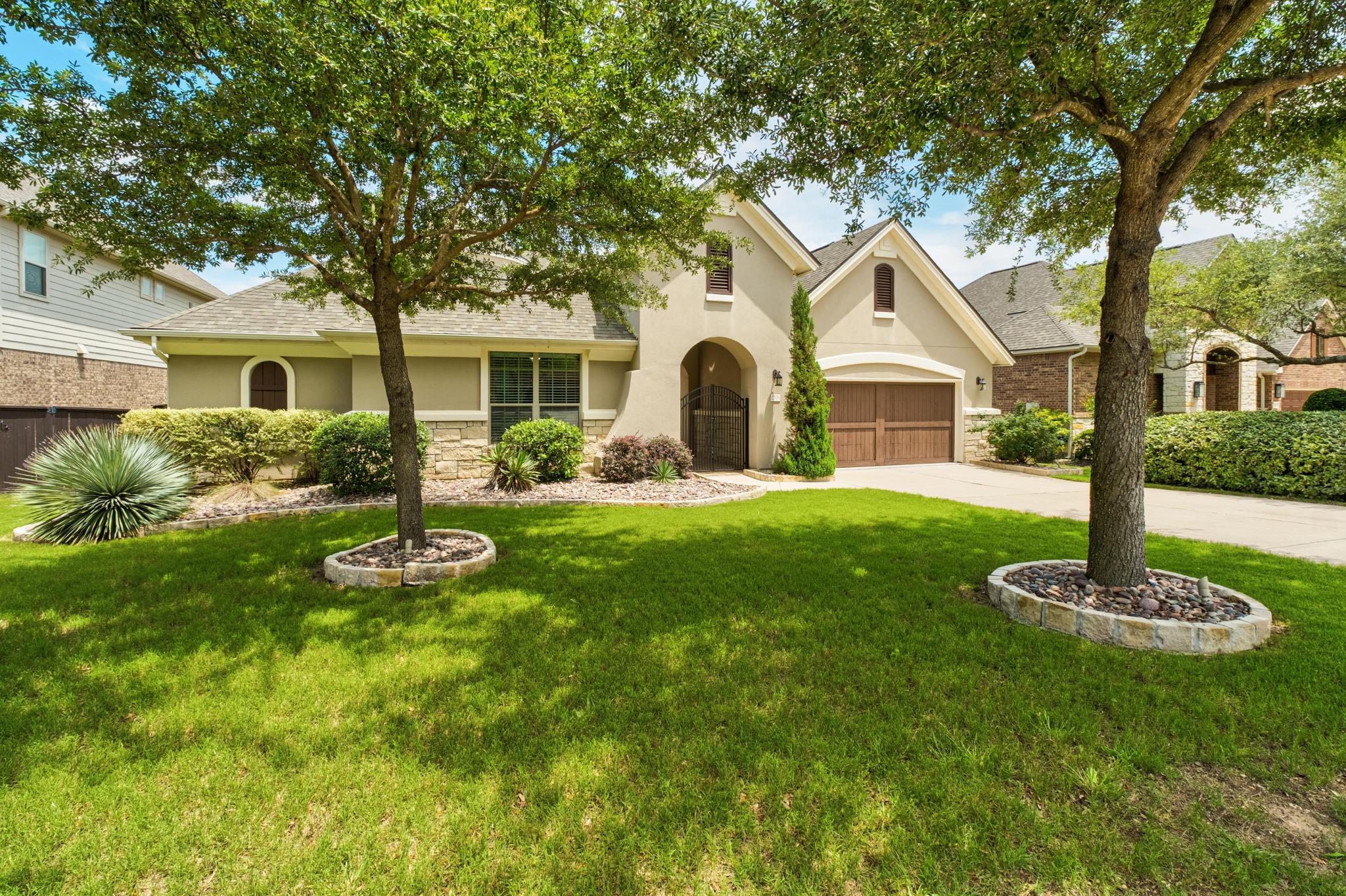 2308 Champions Corner Dr, Leander
