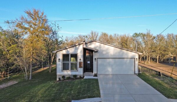 336 Nene Ln, Bastrop