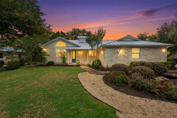 140 Donna Dr, Wimberley