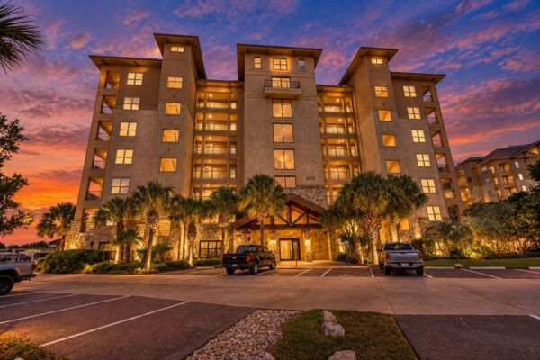101 West Bank Dr #23, Horseshoe Bay