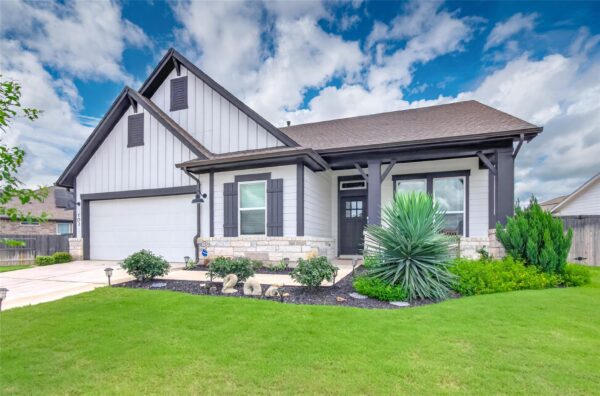 107 Freeman Day Dr, Bastrop