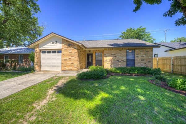 1917 Castle Gate Cir, San Marcos