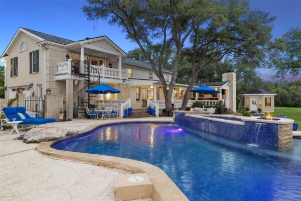 17700 N Rim Dr, Leander