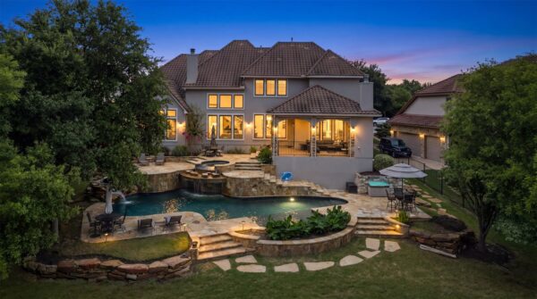 2020 University Club Dr, Austin