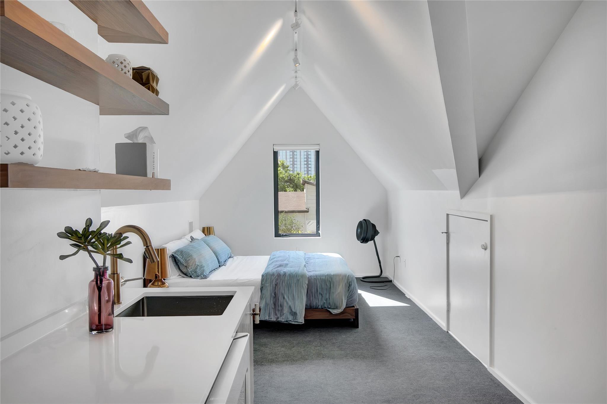 52 Waller St #A, Austin, TX 78702