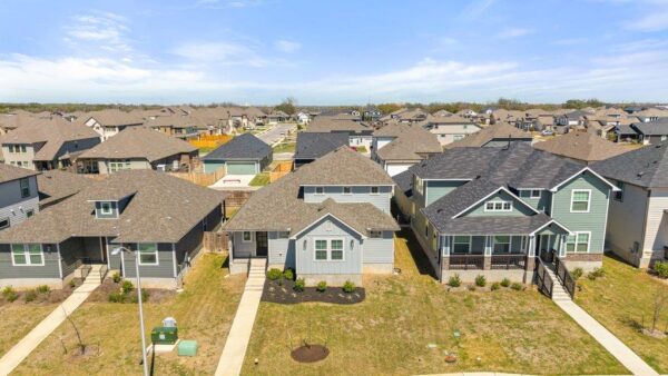 368 Banff Dr, Kyle