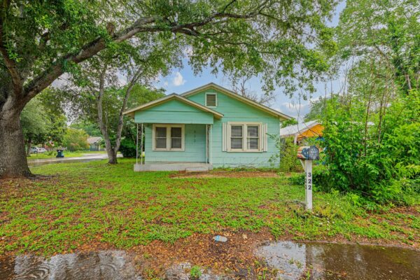 322 Blanco St, Luling