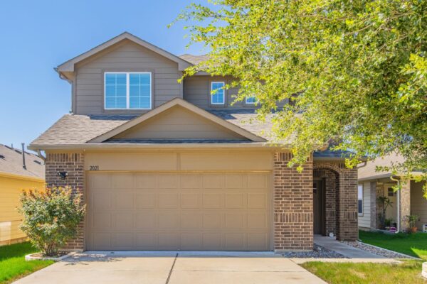 2021 Grow Ln, Austin