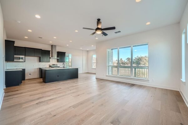 1531 N Red Bud Ln #27, Round Rock