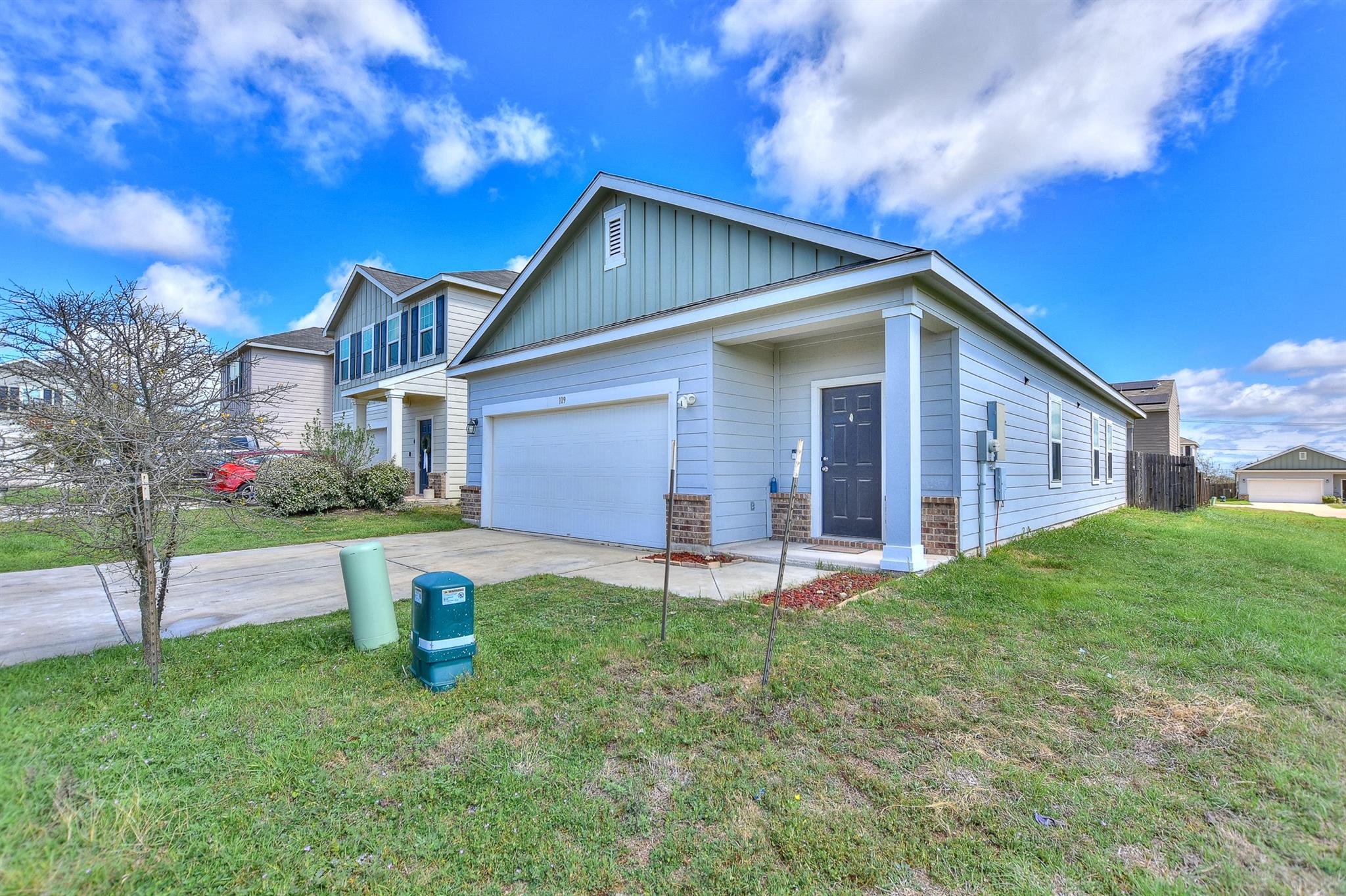 109 Helios Dr, Jarrell, TX 76537