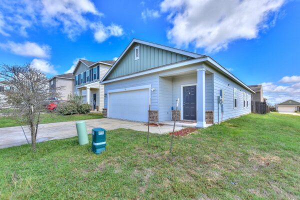 109 Helios Dr, Jarrell