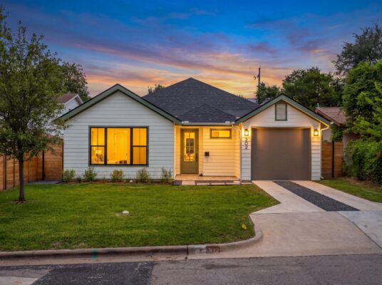 302 El Paso St, Austin