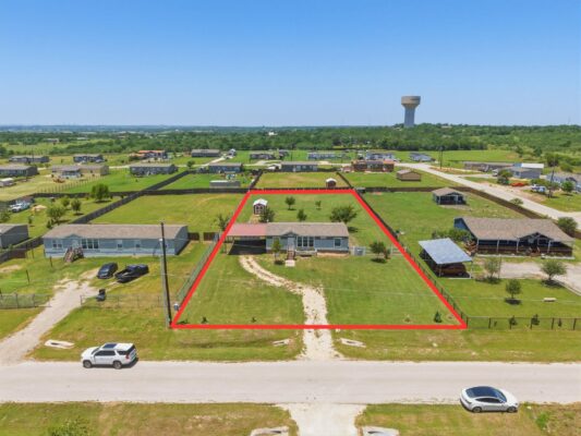 293 Alma Ln, Kyle