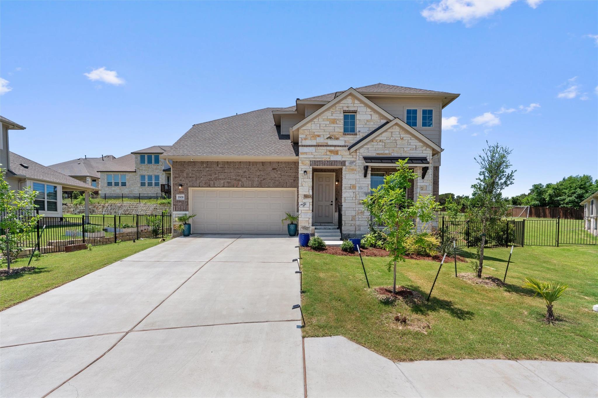 1908 Cabrera Dr, Leander