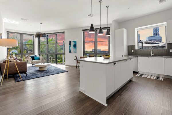800 Embassy Dr #337, Austin