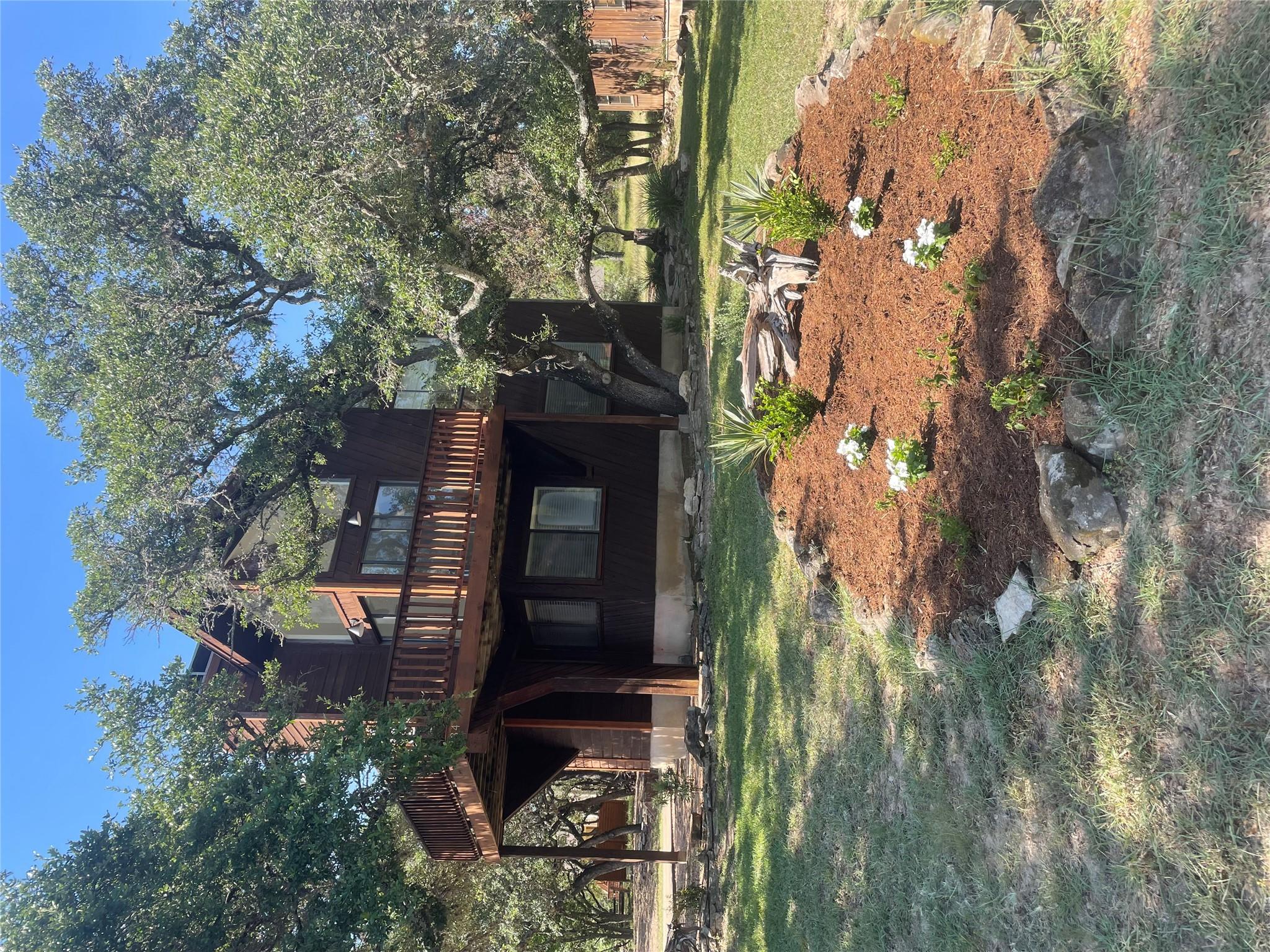 334 Coventry Rd, Spicewood, TX 78669