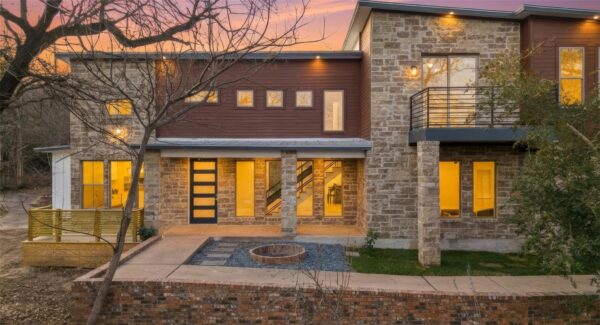 316 Tall Forest Dr, Bastrop