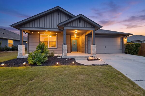 706 Liard River Rd, Hutto