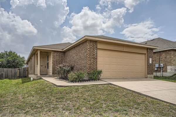 315 Moonwalker Trl, Buda