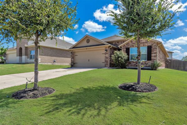 176 Dusky Thrush Dr, Kyle