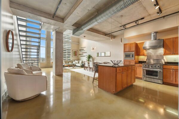 800 W 5th St #1104, Austin