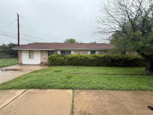 1001 Magnolia St, Belton