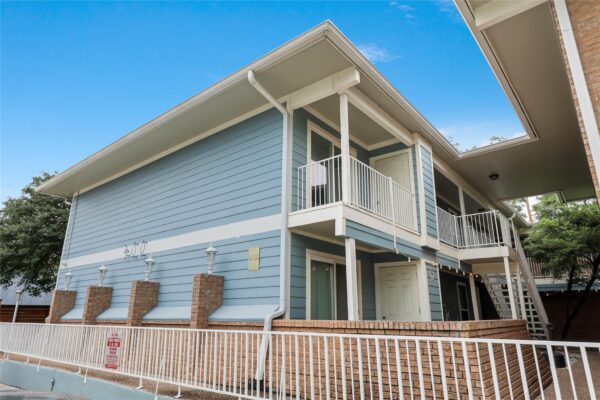 400 W 35th St #201, Austin