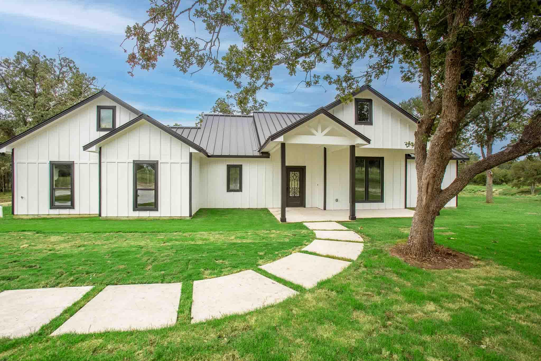 337 Smitty Ln, Lockhart, TX 78644