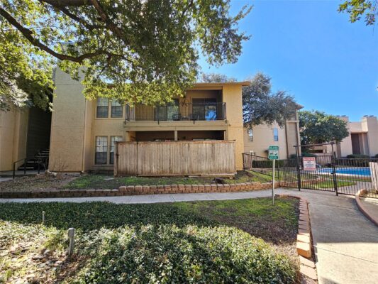 1202 Thorpe Ln #604, San Marcos