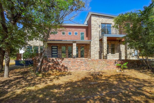 316 Tall Forest Dr, Bastrop