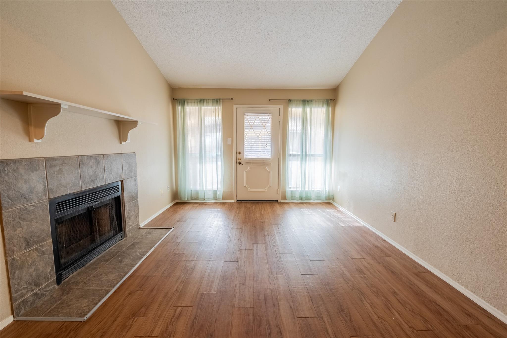 806 W 24th St #320, Austin, TX 78705