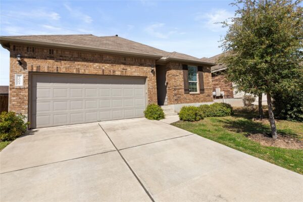 1001 McCormick Cv, Hutto