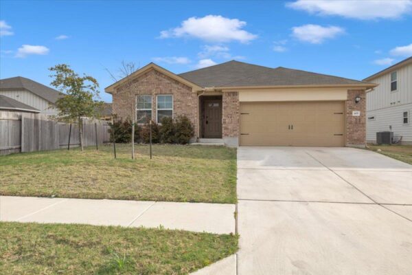 405 Grasslands Trl, Hutto