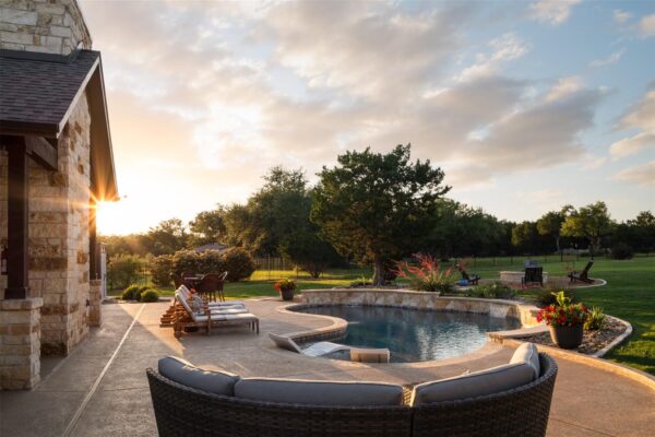 893 Blue Ridge Dr, Dripping Springs