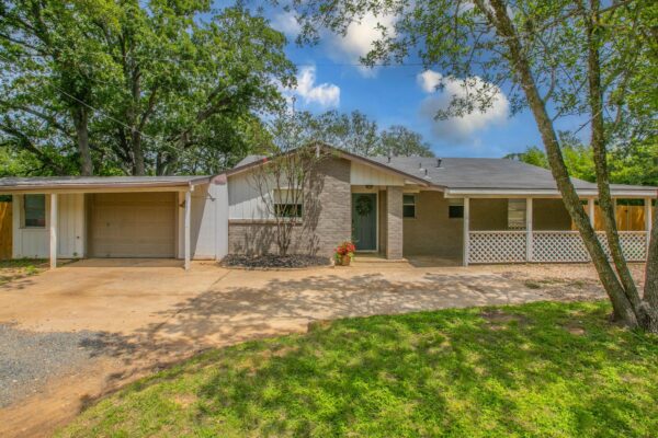 251 Cool Water Dr, Bastrop