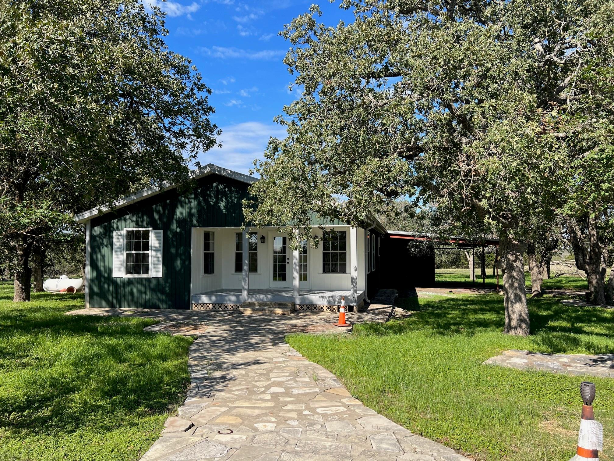111 Chris Ln, Florence, TX 76527