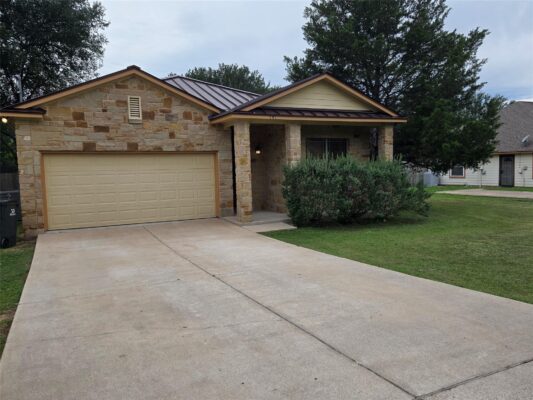 141 Kokomo Ln, Bastrop