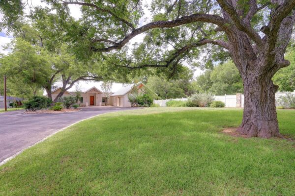 1440 Flite Acres Rd, Wimberley