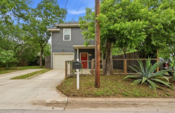 105 Elkhart St #3, Austin