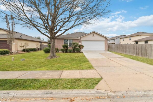 18320 Maxa Dr, Manor