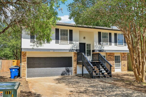 2006 Lear Ln, Austin
