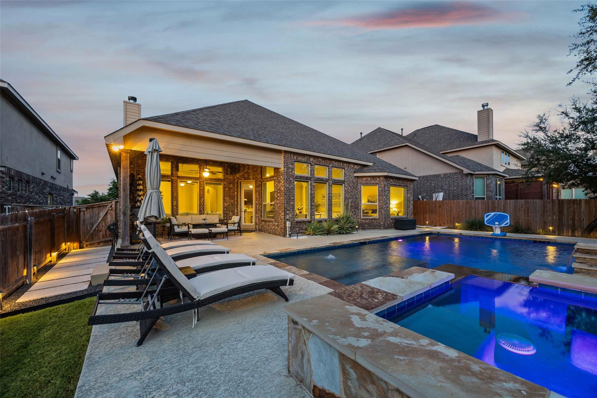 905 Bliss Ln, Leander, TX 78641