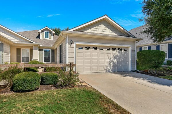 215 Bonham Loop, Georgetown