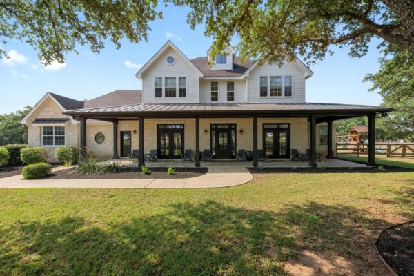 140 Vincas Shadow Ct, Driftwood