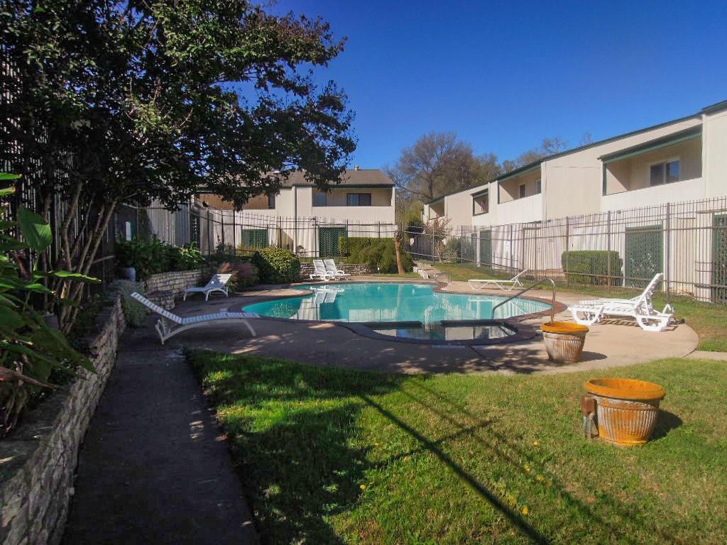 6718 SILVERMINE Dr #103, Austin