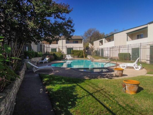 6718 SILVERMINE Dr #103, Austin