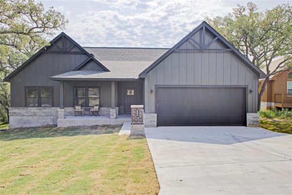 505 Chantilly Ln, Spicewood