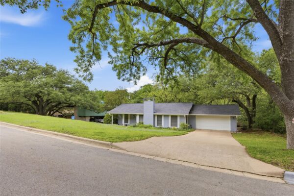 5902 Highland Pass, Austin
